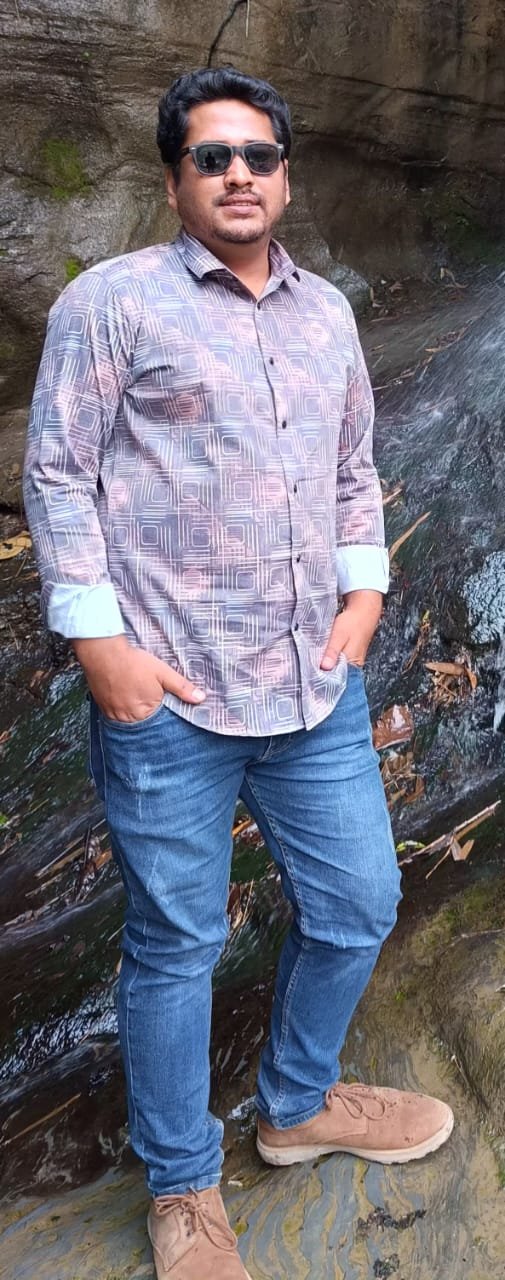 About Us 11 About Us 9